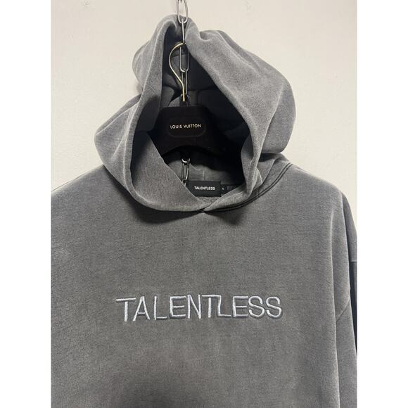 Talentless Hoodie Mens Large Gray Embroidered Logo Kangaroo Pocket Back Graphic - Picture 2 of 9